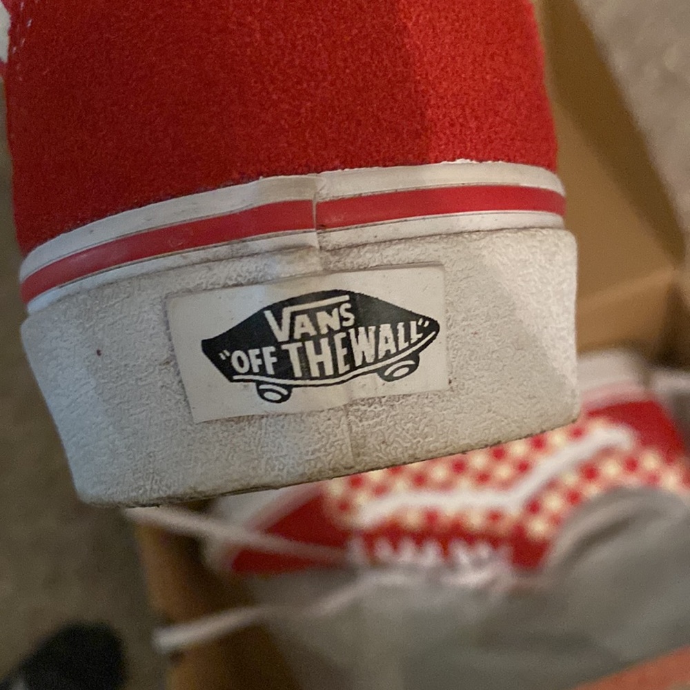 Vans - Picture 2 of 4